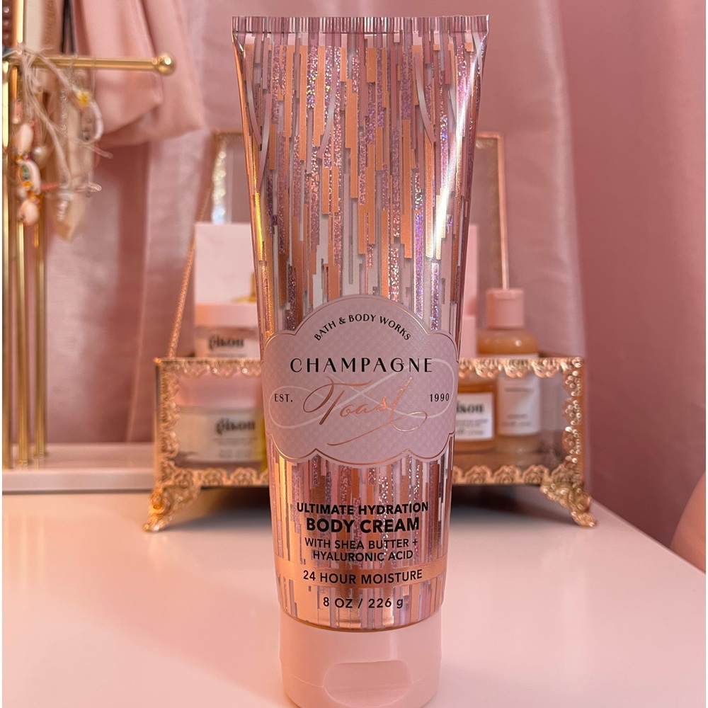 Champagne Toast Ultimate Hydration Body Cream - Picture 3 of 4